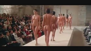 La plus chaude des milfs se fait un film porno complet en français ami avec un cocu pour de l'argent dans le porno
