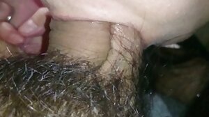 Une femme de chambre exotique remplie de grosse bite gagne un french tube x supplément